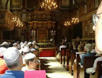 کنیسای یهودیان ایتالیا کودکان مردان و زنان  نماز